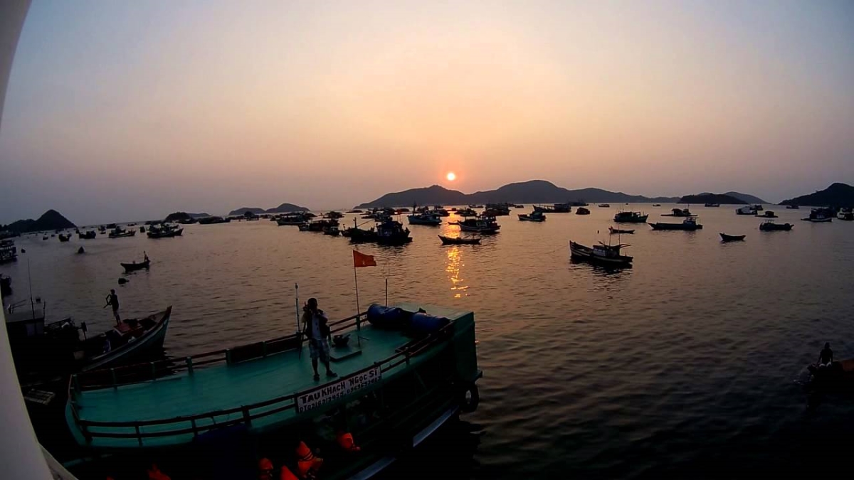 Thời điểm lý tưởng để đến Hòn Ngang